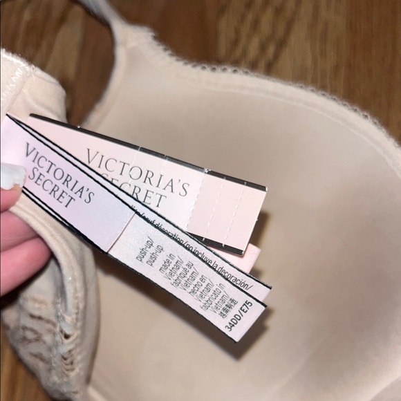 Victoria's Secret Cream Lace Push-up Bra 34DD - Picture 6 of 9